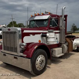 1982 Peterbilt 382 semi truck