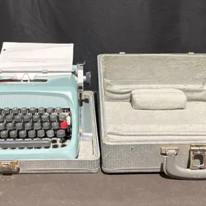 Olivetti Underwood Studio 44 Typewriter with Case