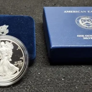 2011-W Proof Silver Eagle w/ Case & COA