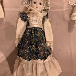 Porcelain doll. 18T