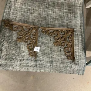 Metal shelf brackets
