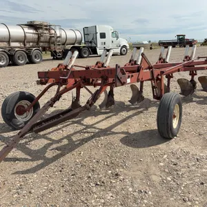 INTERNATIONAL 6 FURROW PLOW