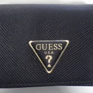 Guess Change Wallet