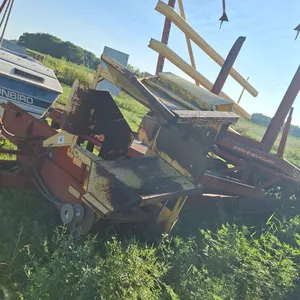 Stackliner 1002 New Holland bale stacker (in good working condition)