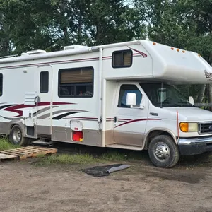 30’ Motorhome, Sleeos 8, 145,000km
