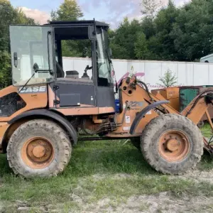 2006 Case 221E Mini Pay Loader with Quick Attach