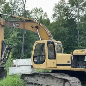 1998 John Deere 230LC Excavator with Bucket