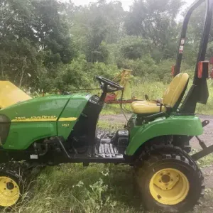 2006 John Deere 2305HST Tractor with 3 Point Hitch
