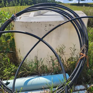 1500 Gallon Poly Tank with Stainless Steel Nitrogen Tank, Waterline and PVC Pipe