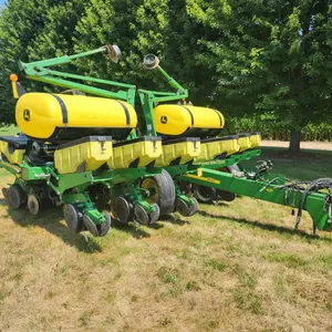 John Deere 1760 MaxEmergePlus Planter
