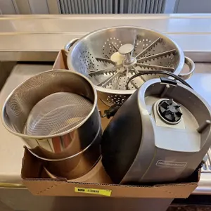 Hamilton Beach Blender Base with 2 Sifters