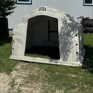 AGRI PLASTICS CALF HUTCH