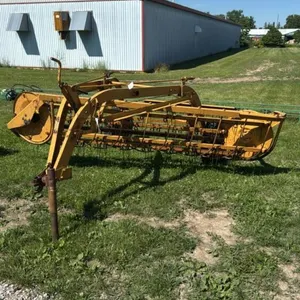 MINNEAPOLIS MOLINE 5-BAR HAY RAKE