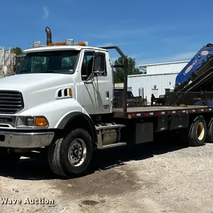 2005 Sterling Truck L9500 Series crane truck