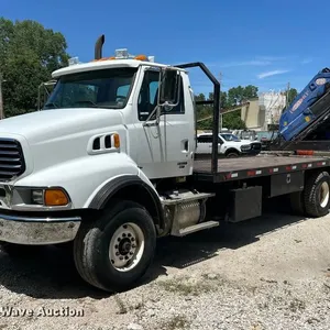 2005 Sterling Truck L9500 Series crane truck