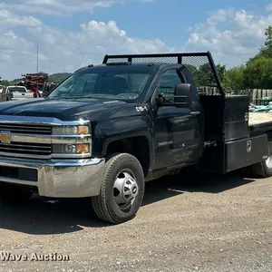 2015 Chevrolet  Silverado 3500HD flatbed pickup truck