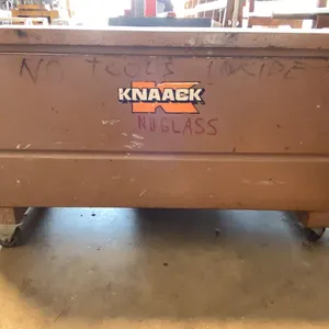 KNAACK MOBILE BROWN HEAVY DUTY JOB BOX, DIMENSIONS APPROX 48X24X25 (INCHES)