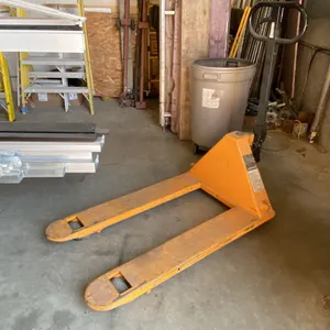 TITAN LIFT-RITE 5500LB CAPACITY PALLET JACK