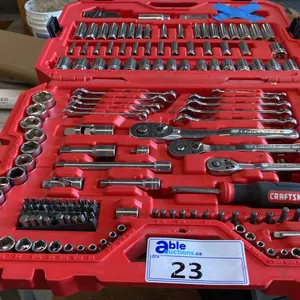 CRAFTSMAN 197PC MECHANICS SET IN HARD TRANSPORT CASE