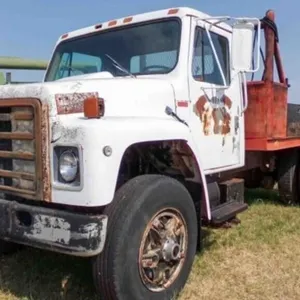 1981 INTERNATIONAL 1 1/2 TON TRUCK, DT 466