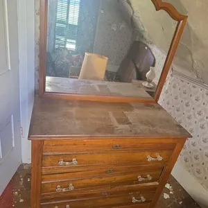 Dresser With Mirror- 39 X 18 X 35H
