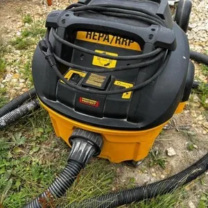 DeWalt 8 gallon dual extract vacuum