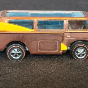 1:64 S Hot Wheels 1969 Volkswagen Beach Bomb in
