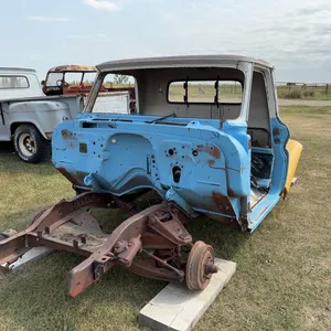 GMC 910 Custom Truck, Cab & Chassis - Oscar Samson Estate Dispersal, *Unreserved*