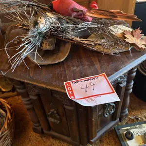 End table and Cardinal Wreath