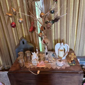 Drop leaf table and knickknacks