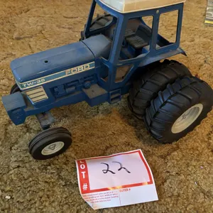Ford TW – 35 tractor toy