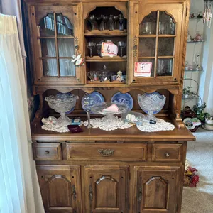 Glass door hutch, 48x20x75"