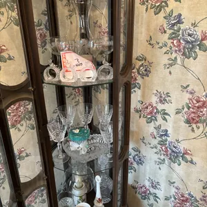 Contents, cut glass and ceramics