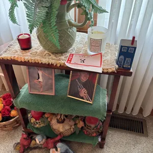 Small table, artificial flower & knickknacks, 21x11x23"