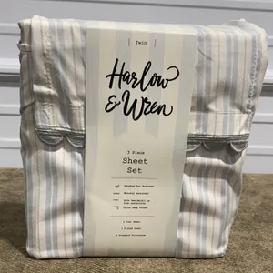 **NEW** Harlow & Wren Twin Microfiber Sheet Set - Blue Stripe