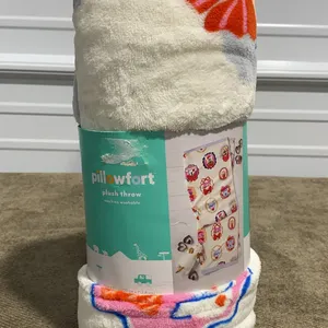 **NEW** Pillowfort Patisserie Chenille Kid's Throw Blanket - 50"W x 60"L