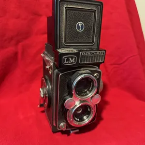 Vintage LM Yashica-Matt ￼camera