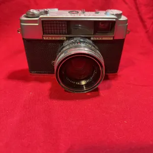 Vintage Yashica lynx 1000 camera