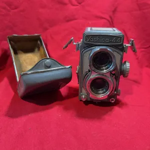 Vintage Yashica 44 dual lens camera