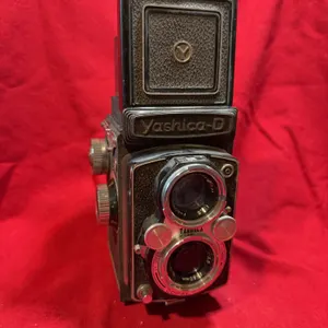 Vintage Yashica D dual lens camera