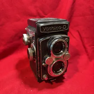 Vintage Yashica D camera