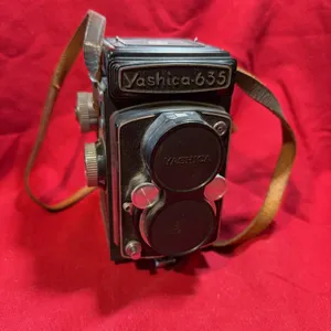Vintage Yashica 635 dual lens camera