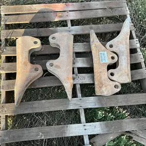 CAT BUCKET CUTTING EDGES