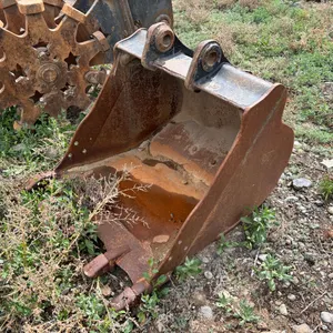 CAT 36 IN EXCAVATOR BUCKET