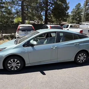 2019 TOYOTA PRIUS VIN: JTDL9RFU7K3012729 FWD