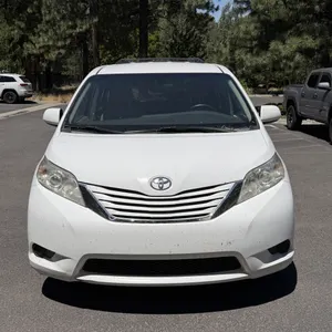 2015 TOYOTA SIENNA VIN: 5TDJK3DC6FS117303 FWD