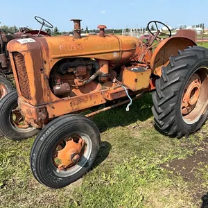 ALLIS CHALMERS 2WD TRACTOR - NOT RUNNING - LOCATED IN SOUTH YARD