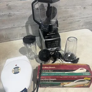 Ninja blender, waffle iron and electric knife