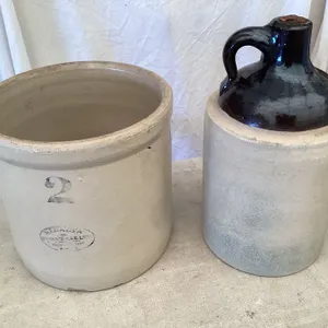 Medalta 2 gallon crock, crock jug