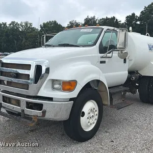 2006 Ford F750 water truck
